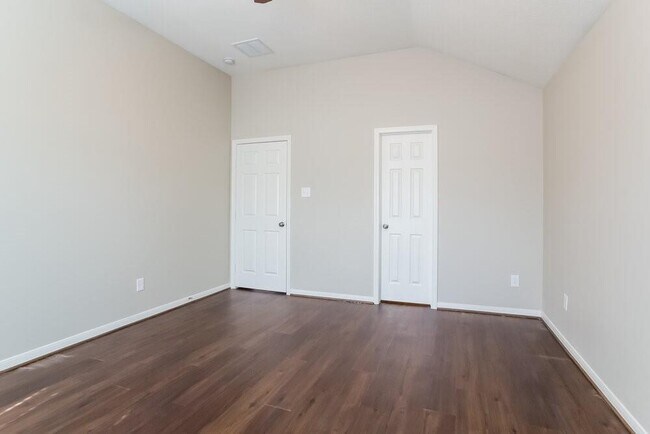 Building Photo - 9808 Woodhollow Dr