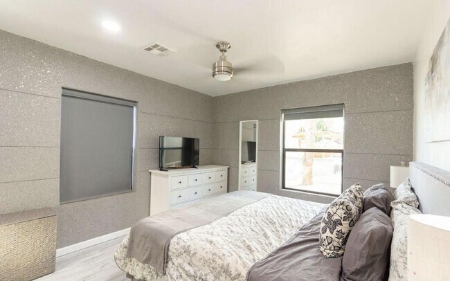 Building Photo - 4214 N 20th St