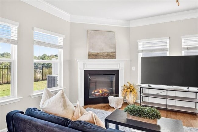 Building Photo - 133 Madison Bend