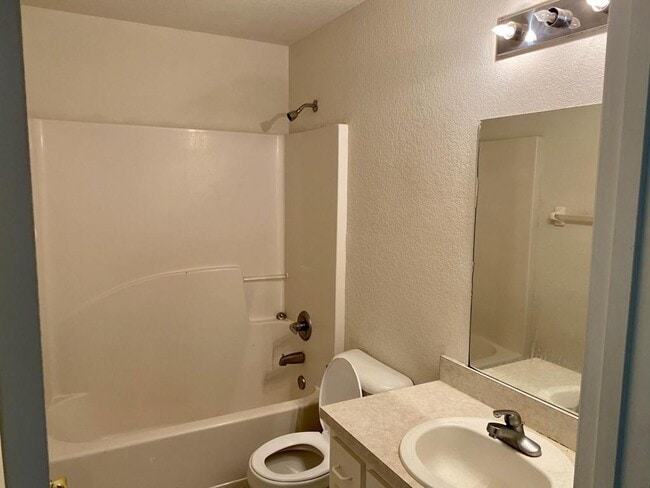 Building Photo - 1103 N Lion Cub Point