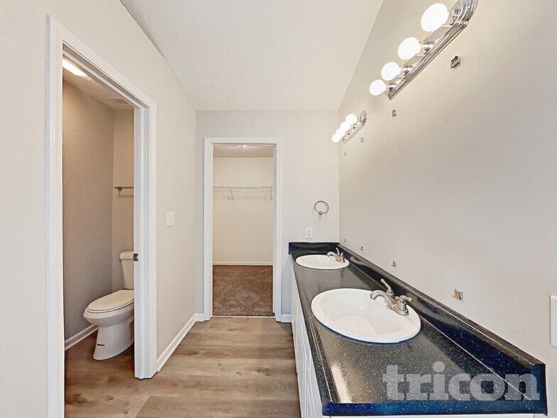 Building Photo - 1325 Yellowstone Cir