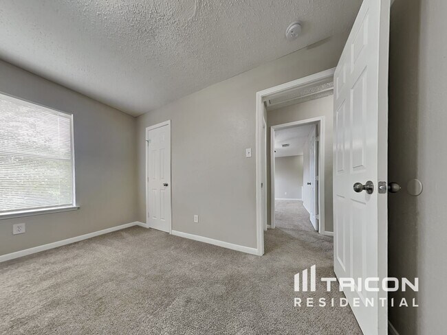 Building Photo - 7519 Lobera Dr