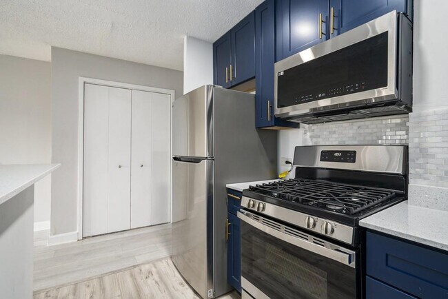 Building Photo - 2285 Peachtree Rd NE