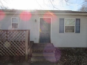 Building Photo - 2 Bedroom Duplex on North Side
