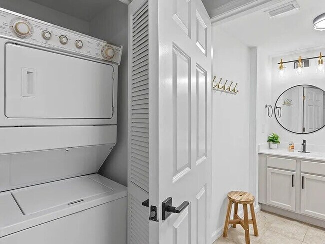 Building Photo - 4203 Indian Bayou Trail