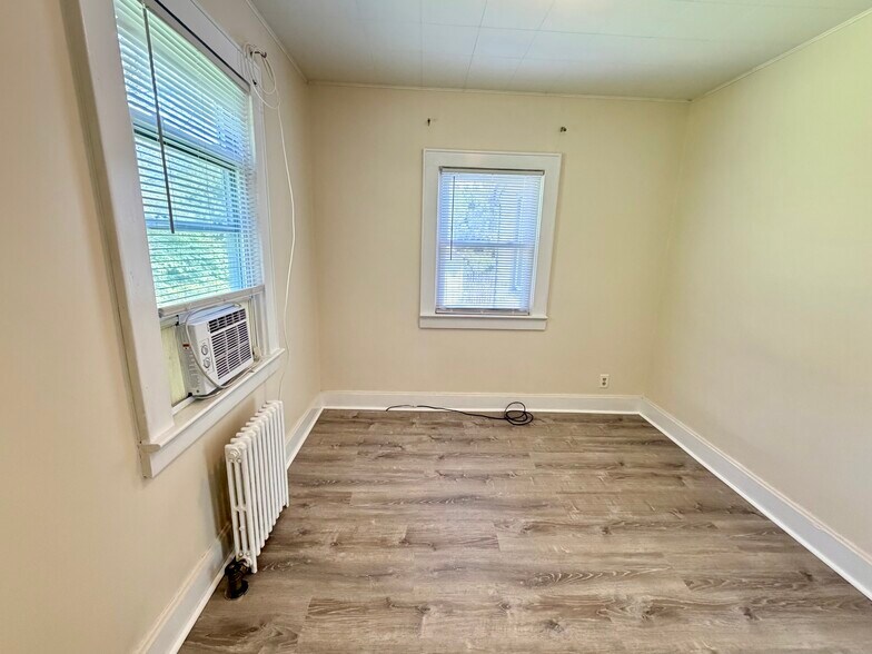 Building Photo - 815 Miller Ln