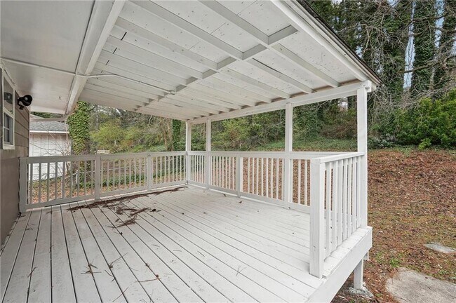 Building Photo - 4042 Sweetbriar Ln