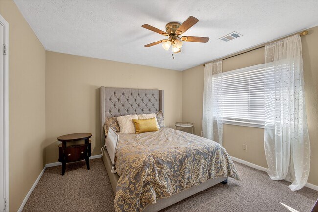 Building Photo - 19115 Keyturn Ln