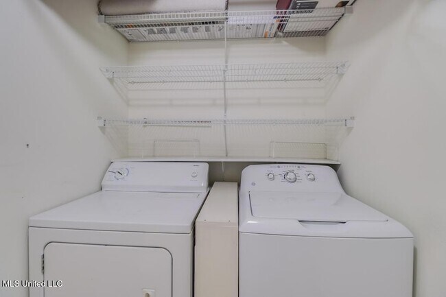 Building Photo - 14886 E Shadow Creek Dr