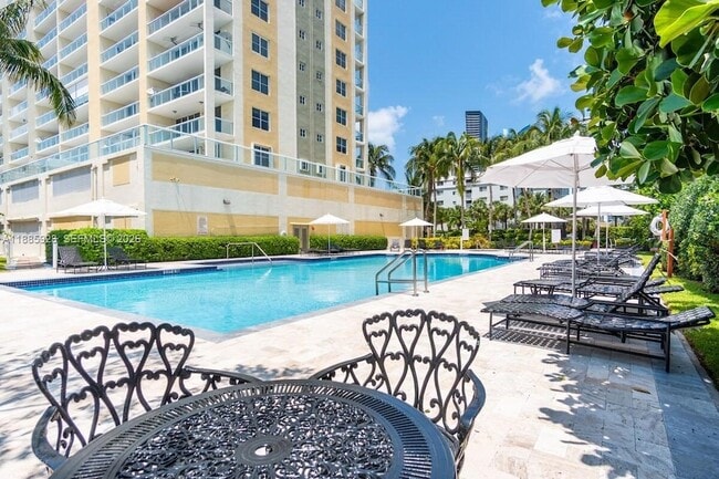 Building Photo - 17050 N Bay Rd