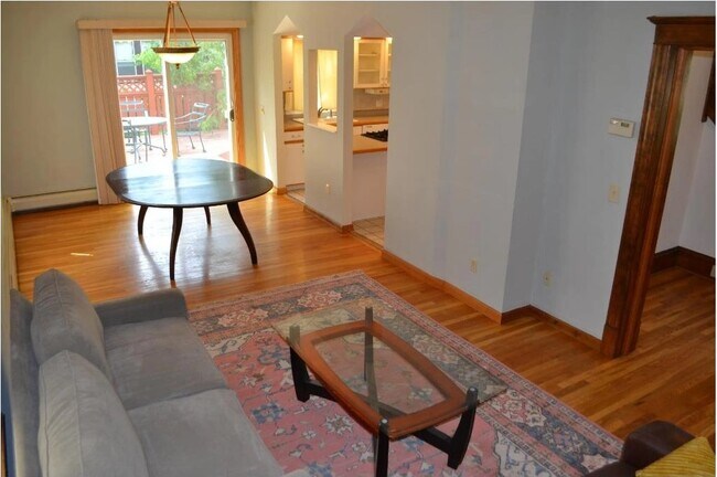 Living room - 1003 21st Ave SE