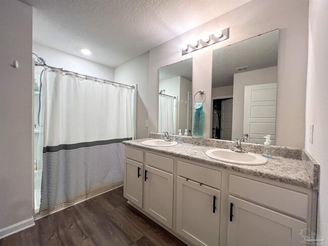 Building Photo - 1039 Lovebird Ct
