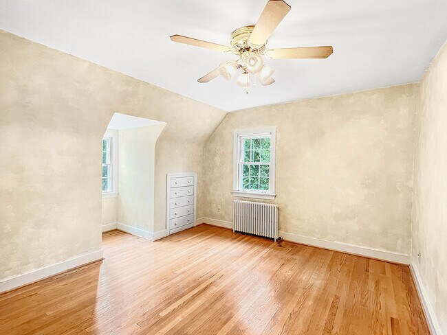 Bedroom 2 - 307 Indian Springs Rd