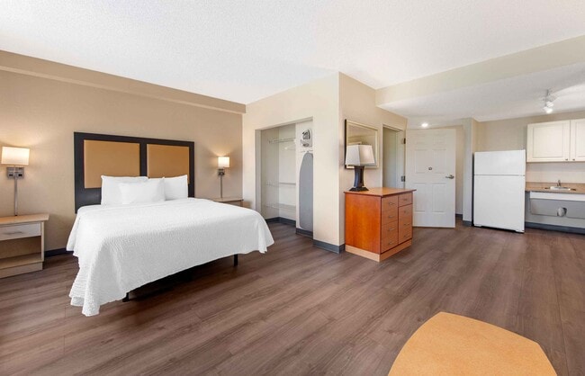 Building Photo - Furnished Studio-Fort Lauderdale - Cypress Creek - NW 6th Way