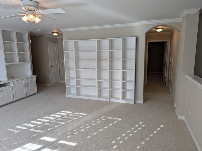 Building Photo - 4920 Hidden Meadow Dr