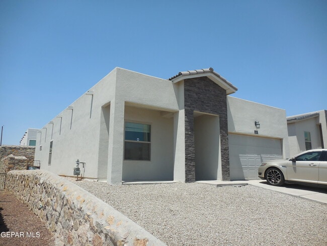 Building Photo - 12867 Ivelet Ct