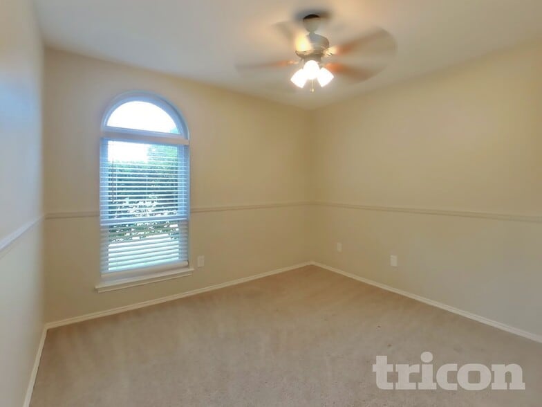 Building Photo - 112 Clover Leaf Ln