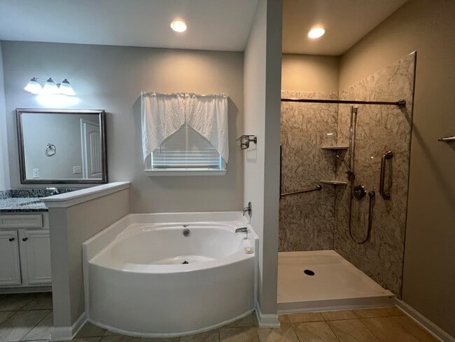 Building Photo - 3177 Mayflower Ln