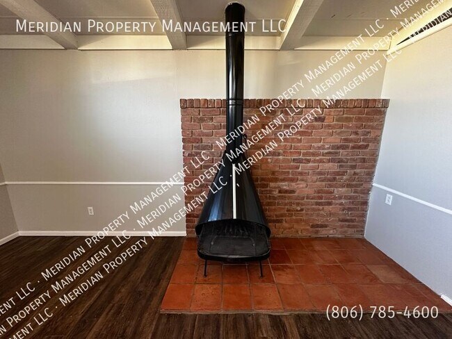 Building Photo - 2003 32nd-A