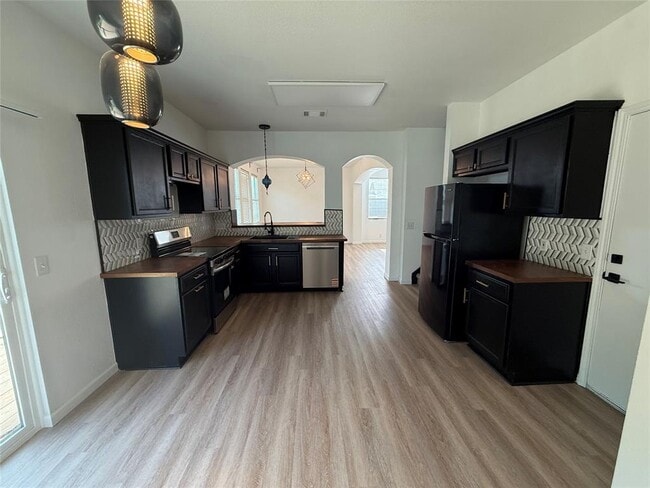 Building Photo - 9204 Magna Carta Loop