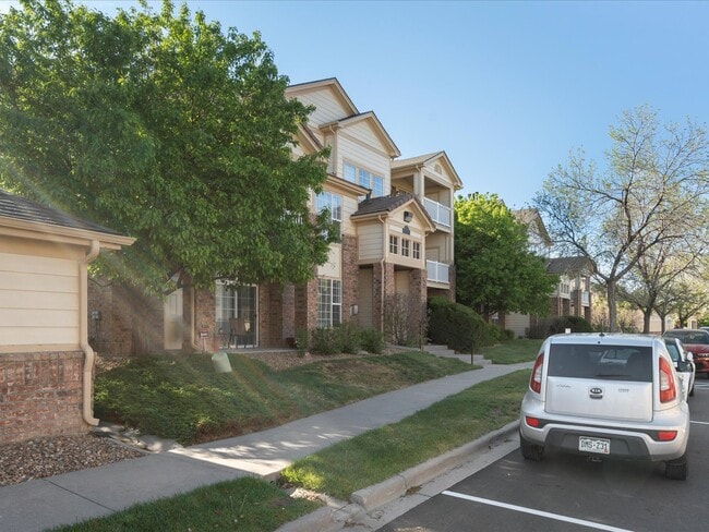 Building Photo - 5726 N Genoa Way