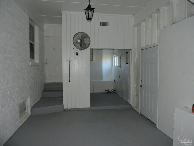 Building Photo - 146 Drew Cir