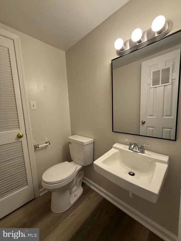 Building Photo - 4 Manchester Ct