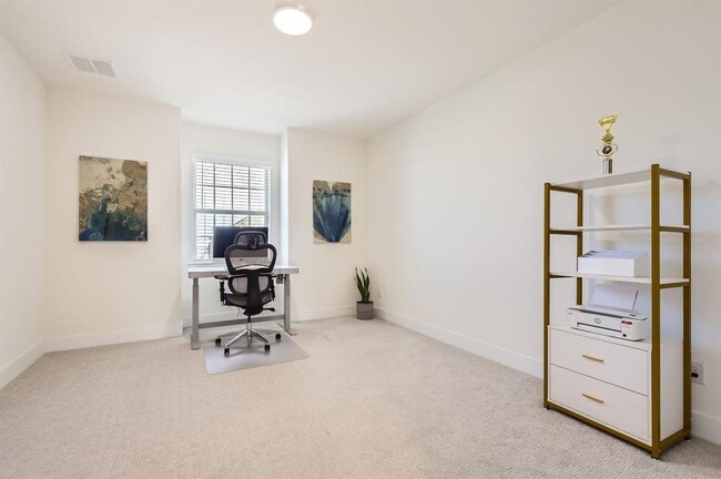 Building Photo - 4912 Risana Bend