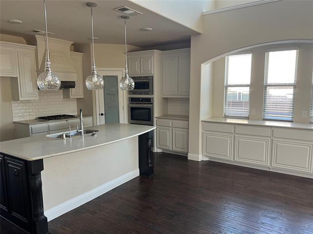 Building Photo - 1319 Lantern Faith Dr