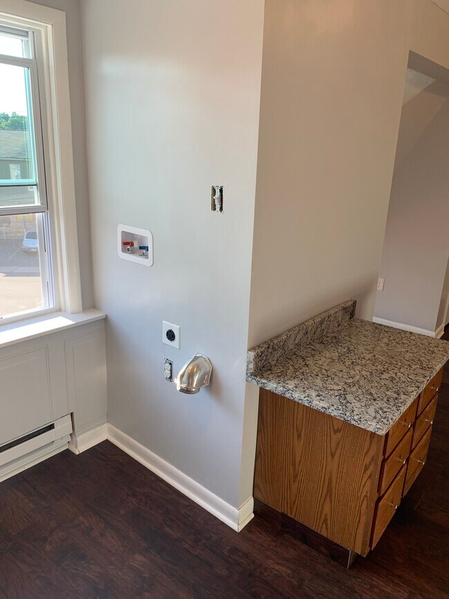 Building Photo - 7 S Morton Ave