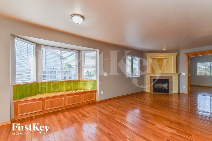 Building Photo - 8036 Oliver Rd