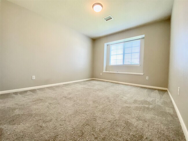Building Photo - 6315 Holly Canyon Ct