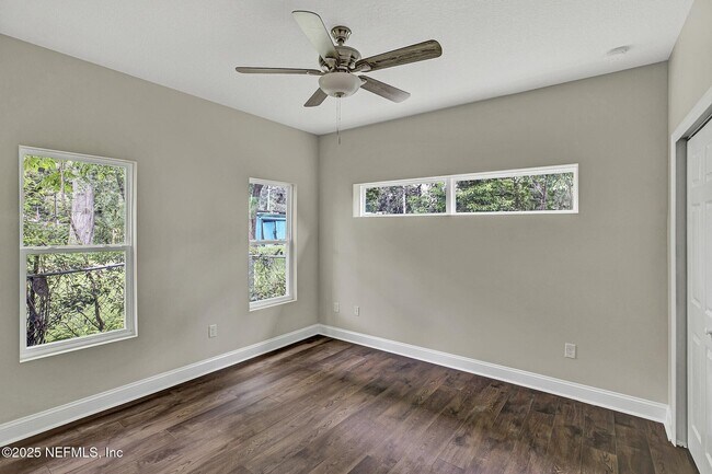 Building Photo - 2291 Clemente Dr