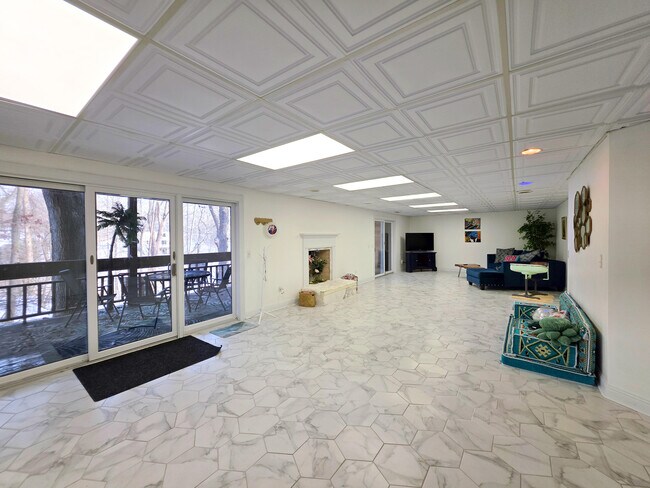 Building Photo - 3427 E Dobson Pl