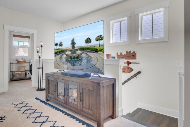 Building Photo - Impressive 4 bedroom home + office with el...