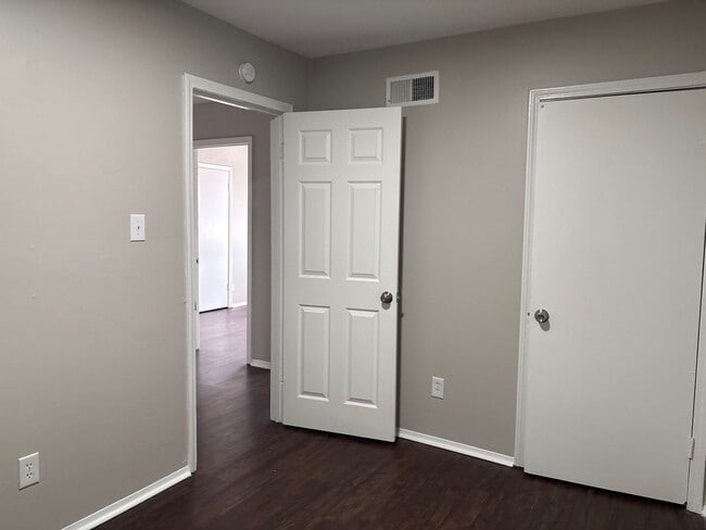 Building Photo - Very Nice Home in Raleigh - Open To Section 8