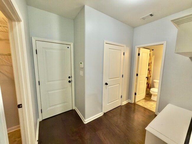 Building Photo - 570 Winding Valley Cove
