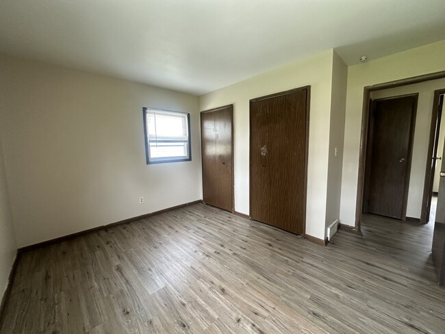 Building Photo - 2243 Forest View Rd