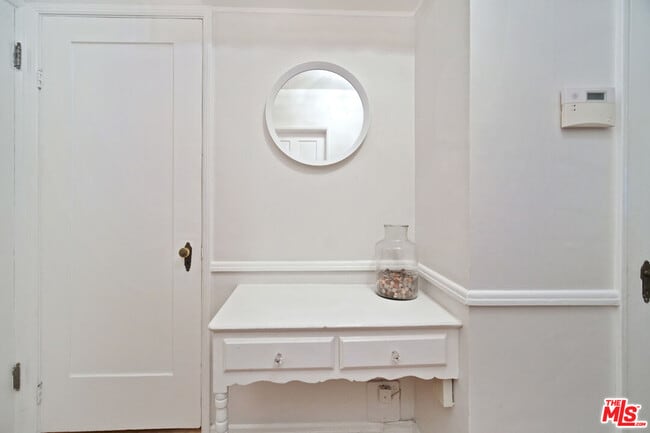 Building Photo - 1272 Ridgeley Dr