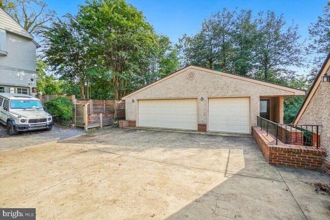 Building Photo - 4900 Indian Ln NW