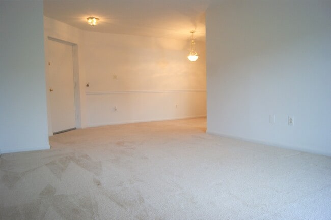 Building Photo - Charming 2 Bedroom/2 Bathroom Apartment in Perry Hall, MD!