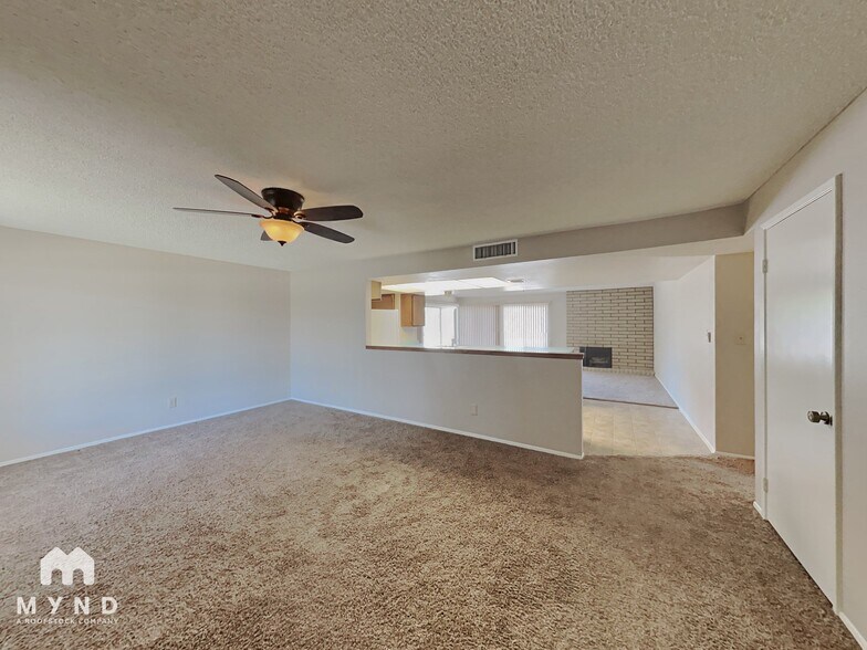 Building Photo - 4250 E Kiowa St