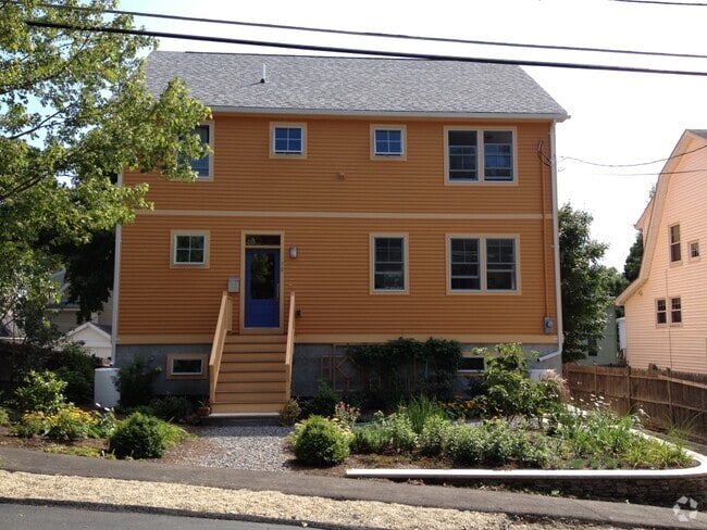 Building Photo - 76 Roberts Rd