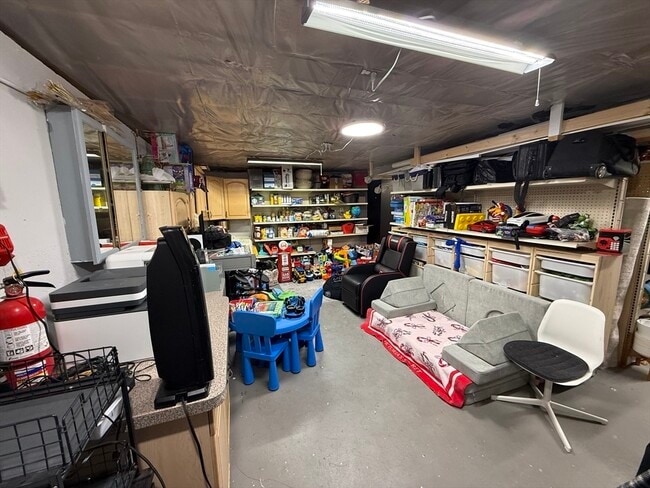 Building Photo - 1338 East St