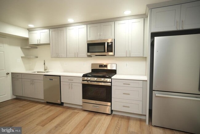 Building Photo - 22271 Goldenrod Dr