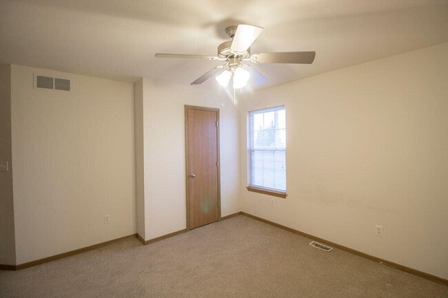 Building Photo - 5303 Silver Mill Dr