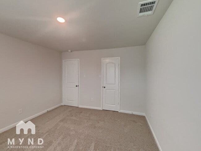 Building Photo - 1106 Clark Dr