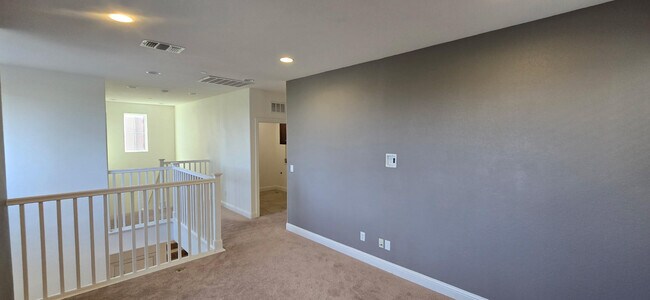 Building Photo - 1265 S Central Pkwy