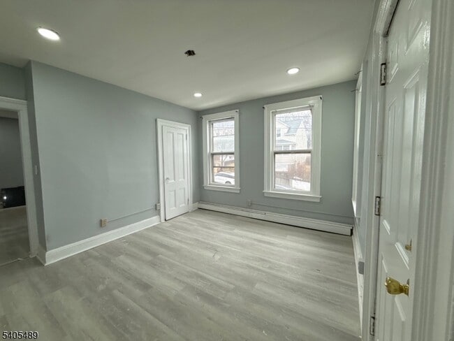 Building Photo - 437 Morrissee Ave