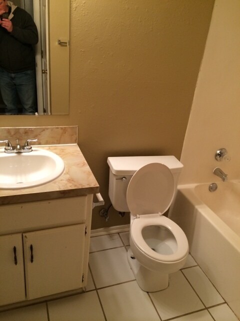 Building Photo - 8607-8607 Southridge Dr